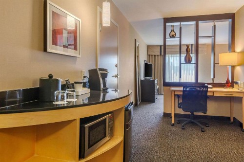 Cambria Hotel Ft Collins - image 3