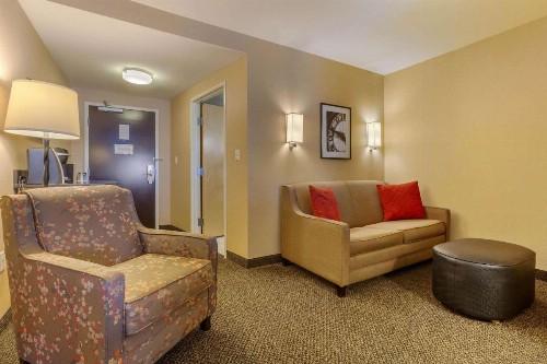 Cambria Hotel Ft Collins - image 8