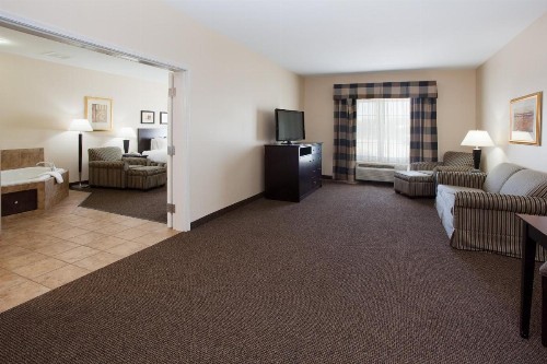 Holiday Inn Express Hotel & Suites Fort Collins an IHG Hotel - image 5