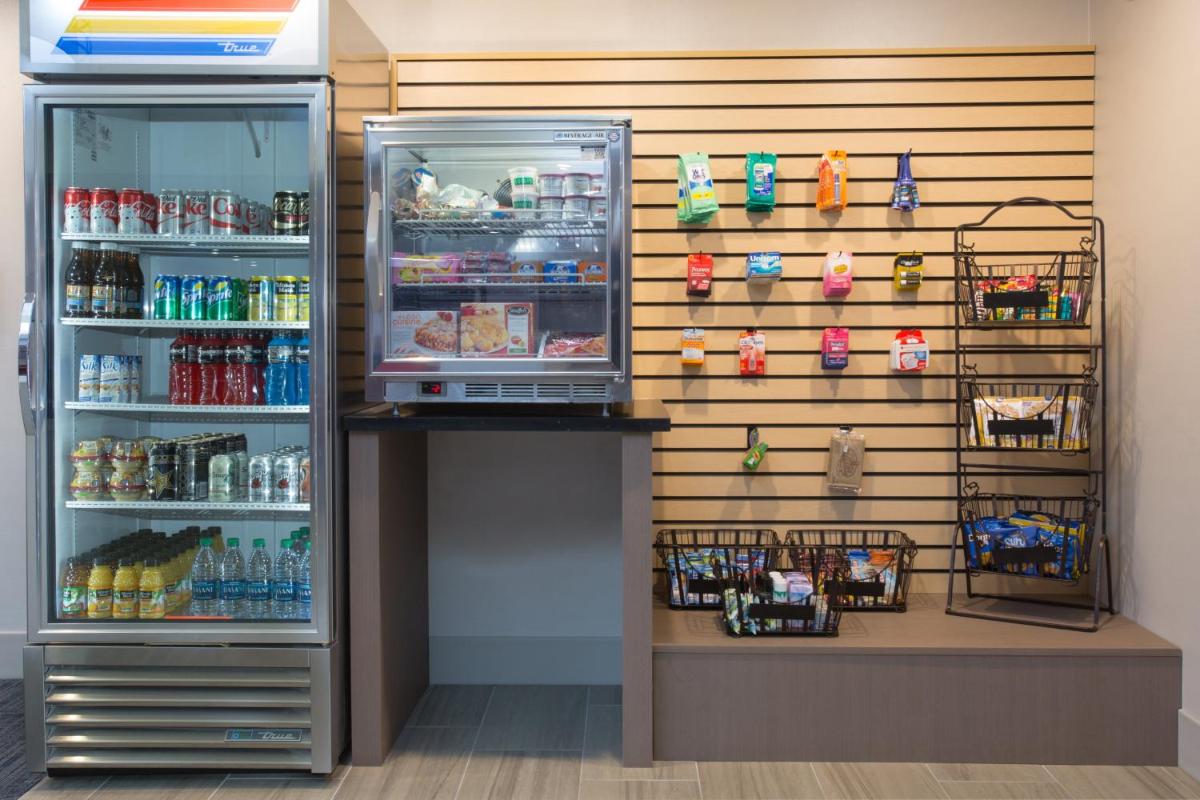 Holiday Inn Express Hotel & Suites Fort Collins an IHG Hotel - image 7