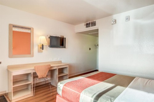 Motel 6-Fort Collins CO - image 23