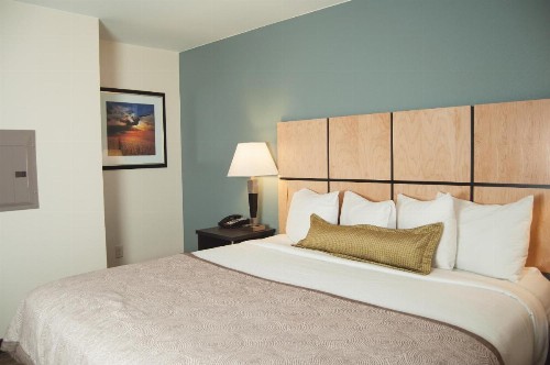 Candlewood Suites Fort Collins an IHG Hotel - image 3