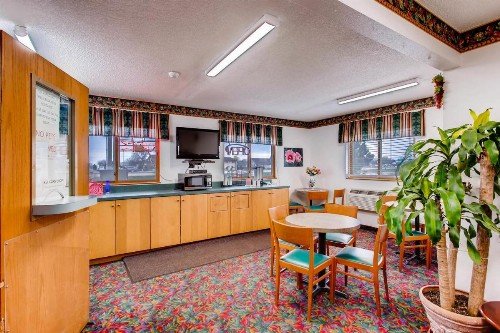 9 Motel - image 10