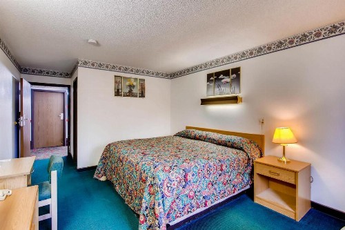 9 Motel - image 12