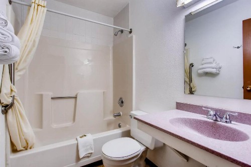 9 Motel - image 15