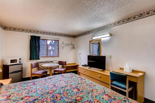 9 Motel - image 19