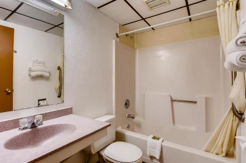 9 Motel - image 4