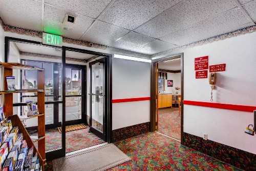 9 Motel - image 6