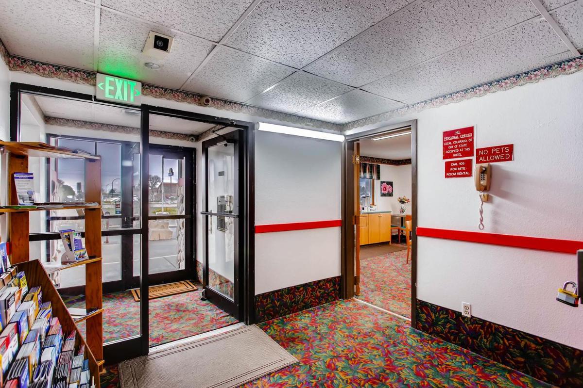 9 Motel - image 6