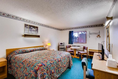 9 Motel - image 8