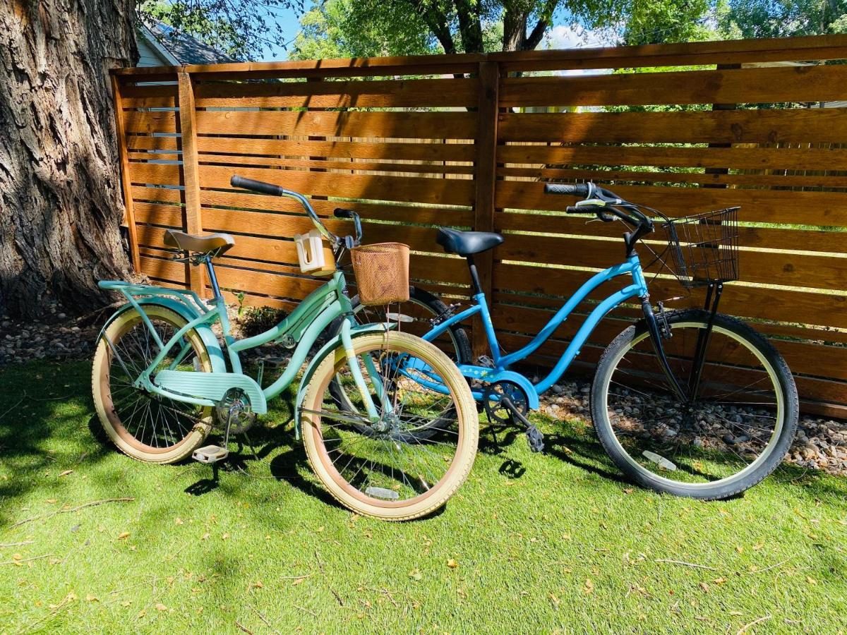 Industrial Old Town Bungalow with Free Cruiser Bikes - image 5