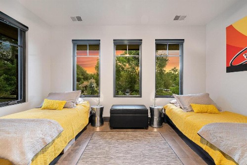 Relaxing in Paradise w Private Roof Top Deck!! - image 34