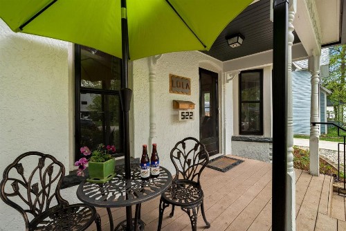 Lola House! Cozy comfort Prime Old Town Location - image 12