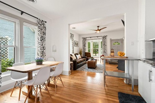 Lola House! Cozy comfort Prime Old Town Location - image 3