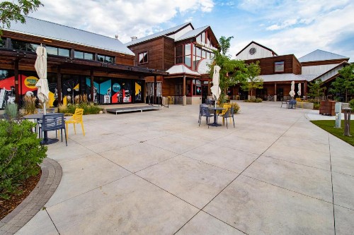 Modern & Chic Condo in the heart of Old Town - image 18