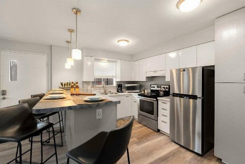 Stunning condo in the heart of Old Town - image 2