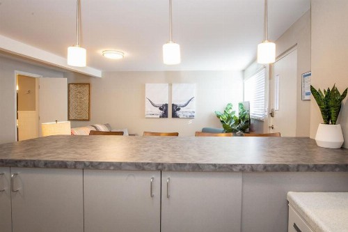 Hip & Urban Condo near the heart of Old Town - image 10