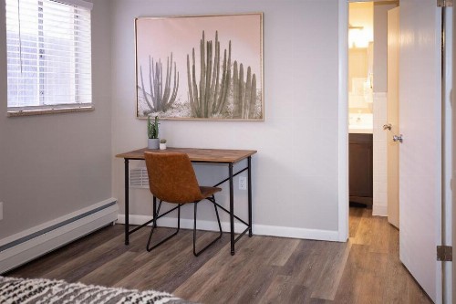 Hip & Urban Condo near the heart of Old Town - image 14