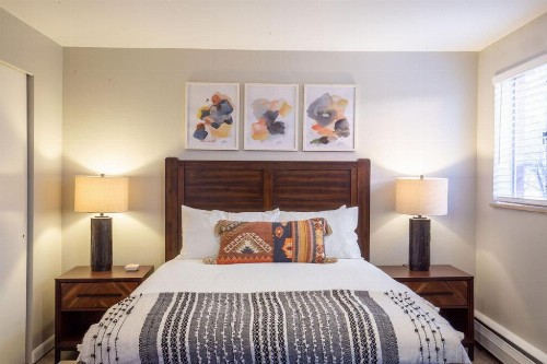 Hip & Urban Condo near the heart of Old Town - image 20