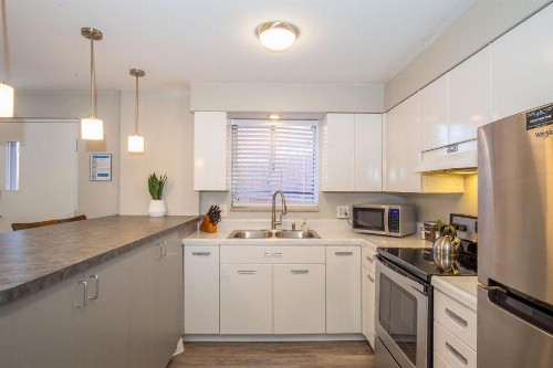 Hip & Urban Condo near the heart of Old Town - image 5