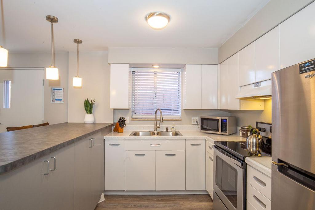 Hip & Urban Condo near the heart of Old Town - image 5