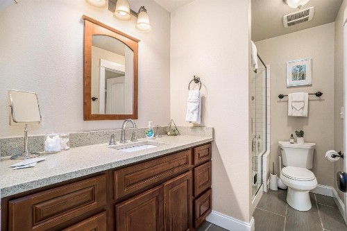 Gorgeous Guest Suite! Walk to Old Town & CSU! - image 30