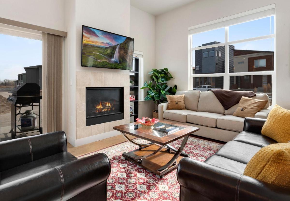 Modern Townhome Steps from the Brewery District! - main image