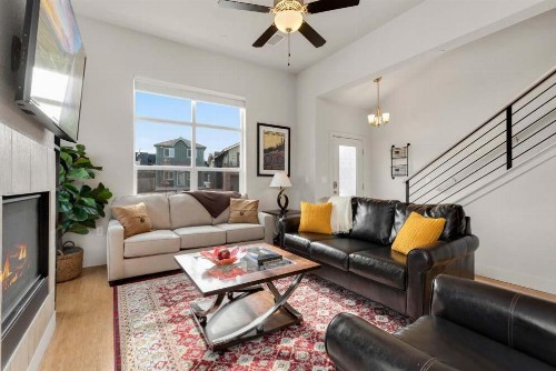 Modern Townhome Steps from the Brewery District! - image 4