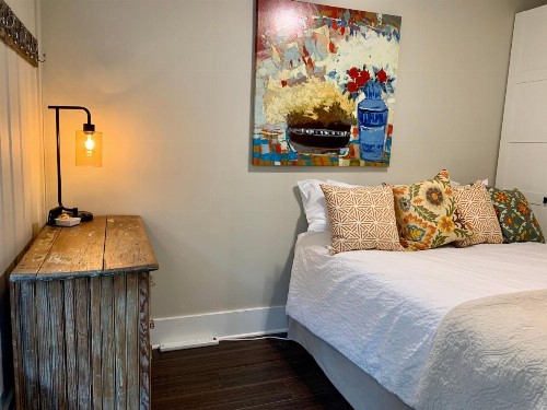 The Chic Guest Retreat in Old Town near CSU! - image 2