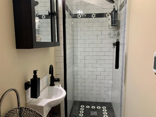 The Chic Guest Retreat in Old Town near CSU! - image 3