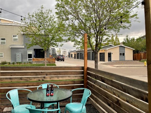 Urban Townhome near Old Town Breweries & River! - image 17