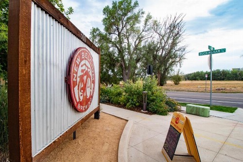 Urban Townhome near Old Town Breweries & River! - image 27