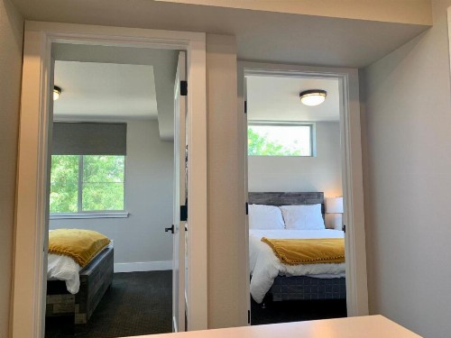 Urban Townhome near Old Town Breweries & River! - image 33