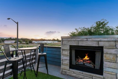 Urban Townhome near Old Town Breweries & River! - image 35