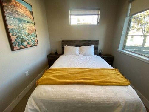 Urban Townhome near Old Town Breweries & River! - image 5