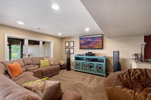 Outstanding Home with Incredible Views - image 21