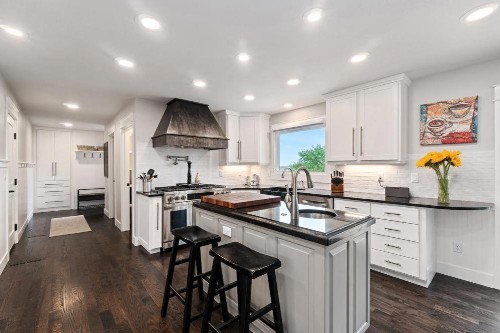 Outstanding Home with Incredible Views - image 6