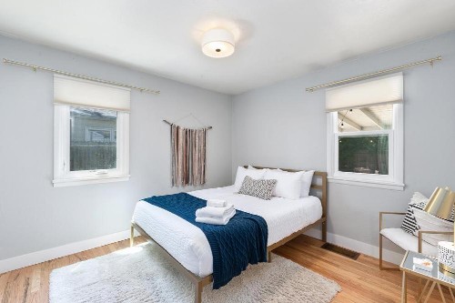 Fun & Funky Family-Friendly home near Old Town! - image 18
