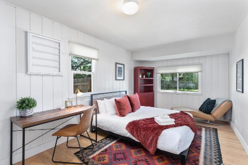 Fun & Funky Family-Friendly home near Old Town! - image 29