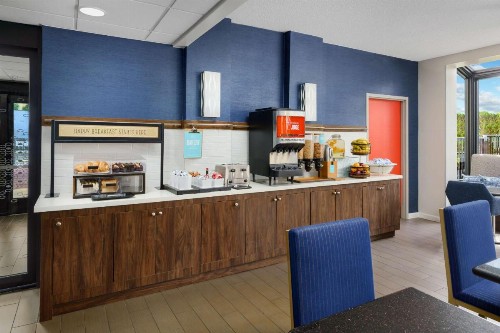 Hampton Inn Ft. Lauderdale-Cypress Creek - image 13