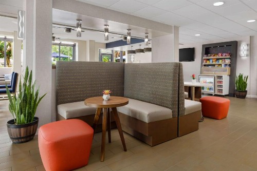 Hampton Inn Ft. Lauderdale-Cypress Creek - image 6