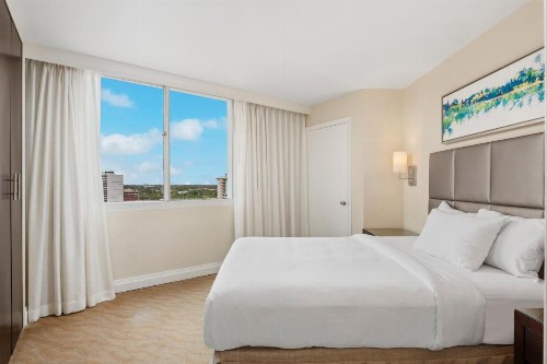 GALLERYone - a DoubleTree Suites by Hilton Hotel - image 2
