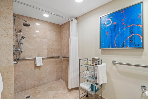 GALLERYone - a DoubleTree Suites by Hilton Hotel - image 8