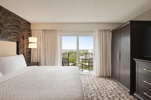 Embassy Suites by Hilton Fort Lauderdale - 17th Street - image 3