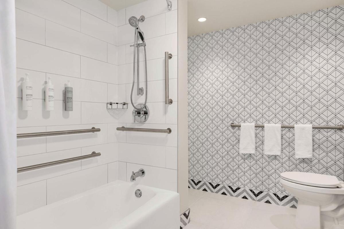 Embassy Suites by Hilton Fort Lauderdale - 17th Street - image 7