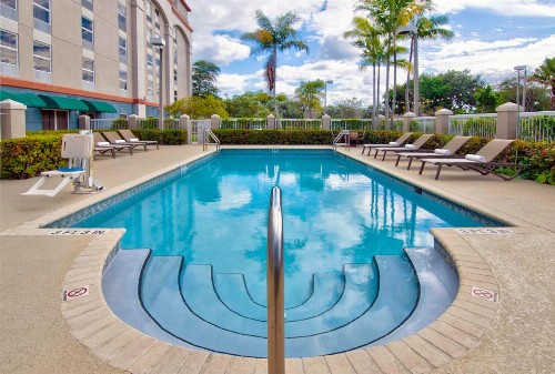 Hampton Inn Ft Lauderdale-Airport North - image 11