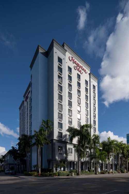 Hampton Inn Ft. Lauderdale/Downtown Las Olas Area - image 2