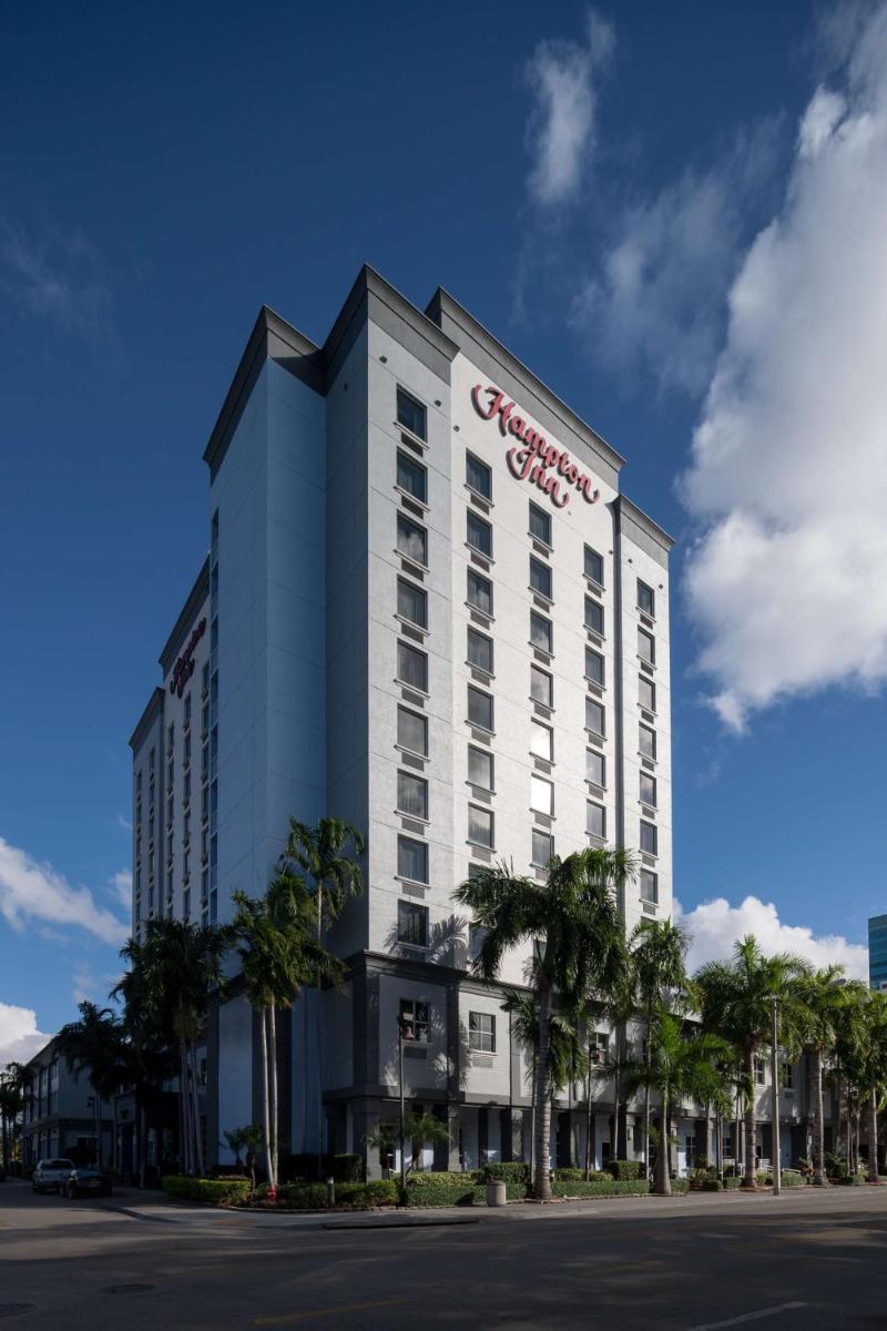 Hampton Inn Ft. Lauderdale/Downtown Las Olas Area - image 2