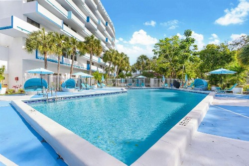 Chateau Mar Golf Resort - image 7