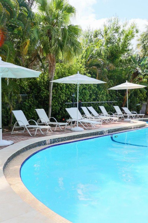 Riverside Hotel - image 12